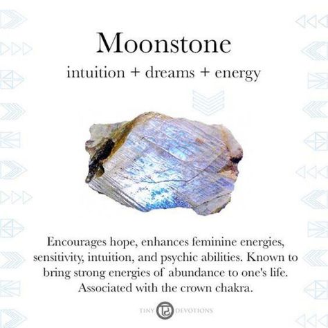 Moonstone Meaning, Healing Properties & Jewelry   #moonstone #crystals #metaphysicalproperties Moonstone Properties, Moon Stone Ring, Moon Stones, Fall Trend, Spiritual Crystals, Crystal Energy, Crystal Therapy, Crystal Healing Stones, Crystal Magic