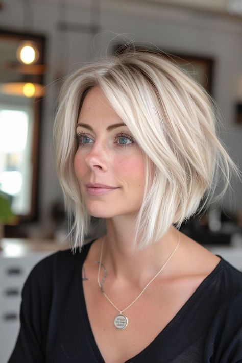 Chin Length Hair, Messy Short Hair, Haircuts For Wavy Hair, Summer Hair Color For Brunettes, Braided Hairstyles Easy, Summer Hair Color, Short Blonde Hair, Medium Hair Cuts, Summer Hair