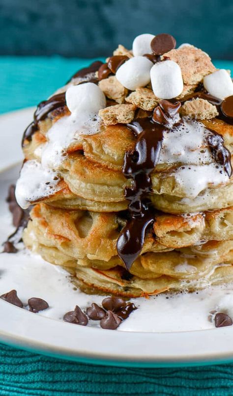 Pancake Flavor Ideas, Marshmallow Syrup, Chocolate Chip Pancakes Recipe, Flavored Pancakes, Savory Cakes, Breakfast Yummy, Caramel Cream, Chocolate Mocha, Chocolate Chip Pancakes