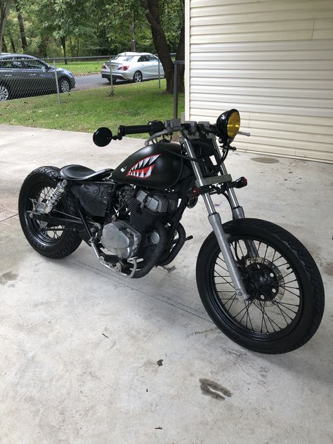 Custom Bobber Motorcycle, Moto Bobber, Estilo Cafe Racer, Motos Bobber, Cb 250 Twister, Sepeda Retro, Honda Bobber, Custom Motorcycle Paint Jobs, Custom Motorcycles Bobber