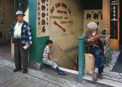 Fred Herzog - Capture Photography Festival Fred Herzog, Vancouver Chinatown, Mary Pratt, David Alan Harvey, Photography References, Photojournalism Photography, Band Photography, History Of Photography, Color Film