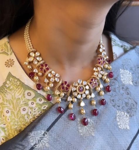 Uncut Jewellery, Victorian Jewelry Necklace, Vintage Indian Jewelry, Choker Design, Dubai Design, Simple Beaded Necklaces, Temple Jewellery Earrings, Bridal Jewellery Earrings, Victorian Jewellery