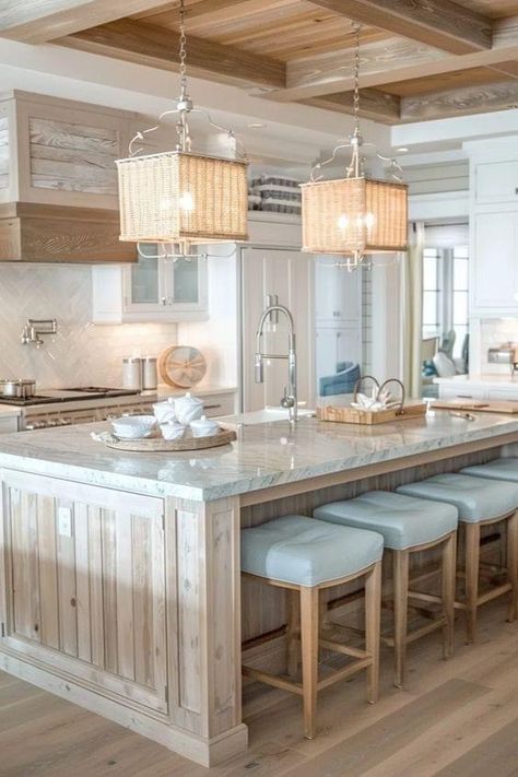 Florida Beach Decor, Coastal Modern Kitchen Beach Houses, Beach House Home Decor, Coastal Kitchen Design Ideas, Coastal House Kitchen, Florida Homes Interior Design, Coastal Farmhouse Interior, Mermaid Kitchen, Beach Kitchen Ideas