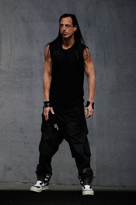 Rick Owens Outfit Men, Rick Owens Shoes Outfit, Rick Owens Street Style, Michele Lamy, Rick Owens Outfit, Rick Owens Men, Dark Style, Long Skirts For Women, Mens Fashion Classy