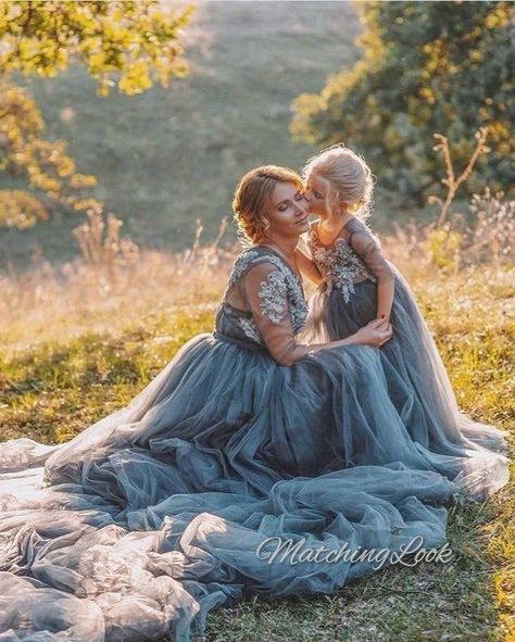 Maternity Gowns Formal, Red Maternity Dress, Mommy Daughter Photoshoot, Sunflower Photoshoot, Mother Daughter Wedding, Tulle Maternity Dress, Mother Daughter Pictures, Mother Daughter Photoshoot, Maternity Photo Props