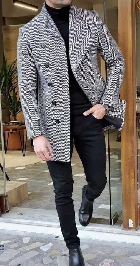 David Beckham Fashion Style, 2023 Mens Fashion Trends, Black Winter Coat Outfit, David Beckham Fashion, Mens Fashion 2023, 2023 Mens Fashion, Gents Coat, Sweater With Dress, Plaid Coat Outfit