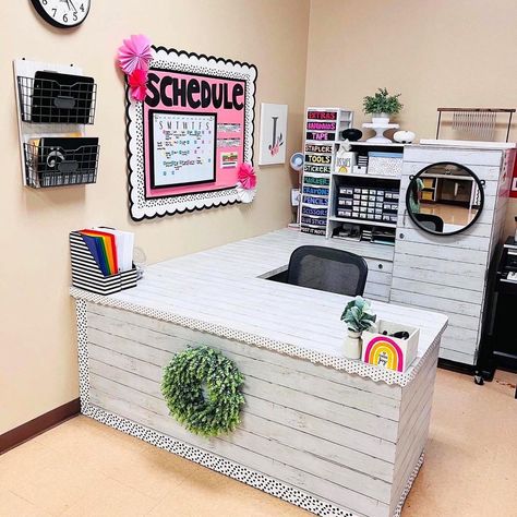 Teacher Chair For Carpet, Teacher Desk Ideas Work Spaces, Classroom Cabinet Makeover, Class Bulletin Board Ideas, Cute Classroom Ideas Elementary, School Office Decorating Ideas, Small Classroom Setup, Office Desk Organization Ideas, Teacher Desk Area