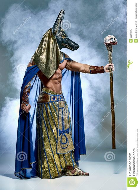 El Hombre En La Imagen Del Faraón Egipcio Antiguo Imagen de archivo - Imagen: 53208147 Anubis Costume, Ancient Egyptian Clothing, Egyptian Men, Ancient Egypt Fashion, Pharaoh Costume, Egyptian Clothing, Egypt Concept Art, Pyramids Egypt, Egypt Fashion