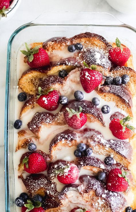 Overnight Rumchata French Toast | Jaylynn Little Fancy Brunch Aesthetic, Christmas French Toast, Awesome French Toast Recipe, Challah French Toast, Classic French Toast, Make French Toast, French Toast Bake, French Toast Casserole, French Toast Recipe