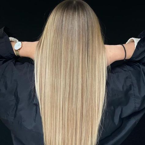 5 Neutral Blonde Balayage Inspirations | Wella Professionals Vanilla Beige Blonde Hair Balayage, Dark Blonde Hair Straight, Balayage On Dark Blonde Hair, Neutral Blonde Hair Color, Balayage Formulas, Neutral Blondes, Sandy Blonde Hair Formula Wella, Neutral Blonde Balayage, Wella Color Fresh Mask Pearl Blonde