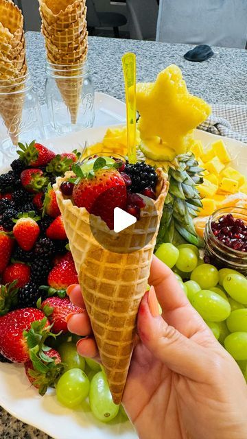 O L I V I A on Instagram: "✨HOLIDAY FRUIT PLATTER (with fruit waffle cones)✨ **Pineapple tree inspired by @created.at.home 💕 . . . . . #holidayrecipes #fruitplatter #fruitplate #fruitlover #christmasrecipes #holidayfood" Fruit Waffle Cones, Fruit And Cheese Tray Ideas, Kids Fruit Platter, Fruit Plate Presentation, Fruit Ideas For Party, Easy Fruit Platter Ideas, Thanksgiving Fruit Platter, Fruit Tray Ideas For Party, Holiday Fruit Platter