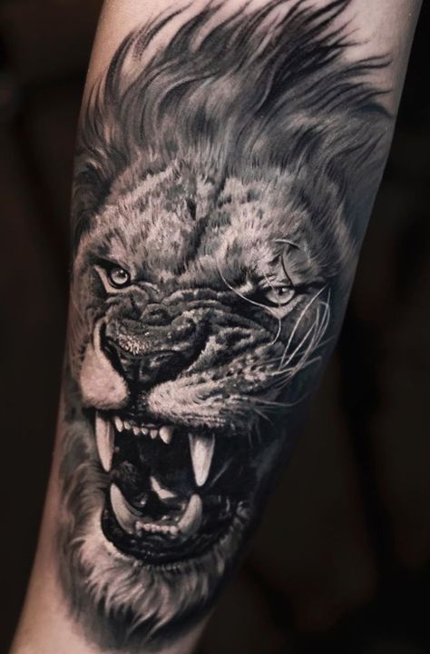 awesome lion tattoo ideas © tattoo artist • 𝕵𝖔𝖘𝖊 𝕮𝖔𝖓𝖙𝖗𝖊𝖗𝖆𝖘• @joseecd  @darkagetattoostudio 💕💕💕💕💕 Leo Lion Tattoos, Roaring Lion Tattoo, Lion And Lioness Tattoo, Lion Forearm Tattoos, Mens Lion Tattoo, Lioness Tattoo, Largest Lion, Lion Tattoo Sleeves, Girl Face Tattoo