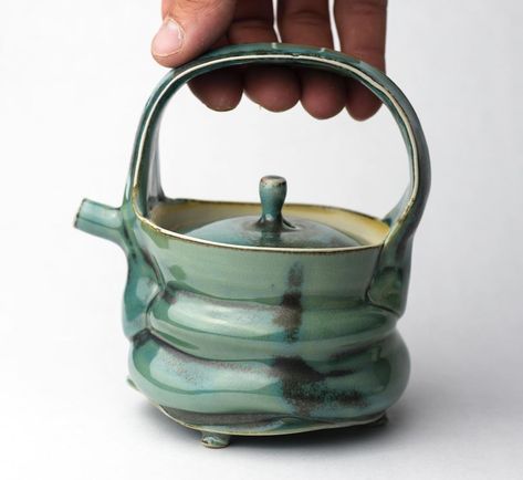 Coil Pottery Teapot, Hand Built Ceramic Teapots, Hand Built Teapot Pottery, Slab Built Teapot, Stoneware Teapot, Functional Pottery, Ceramic Studio, Ceramics Ideas Pottery, Ceramic Artists