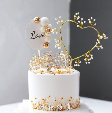 #foodie, #cakes, #cakeinspiration, #design Engagement Anniversary Cake Designs, Wedding Anniversary Cake Ideas Unique, 1st Wedding Anniversary Cake, Latest Anniversary Cake Designs, 1st Anniversary Cake, Birthday Cake Crown, Happy Anniversary Cake, Wedding Cake Designs Simple, Baby Reveal Cakes