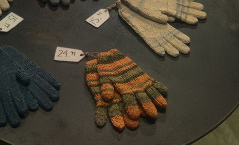 Oc California, Coraline Aesthetic, Coraline Jones, Crochet Gloves, Coraline, Tim Burton, Winter Glove, My Vibe, Crochet Projects