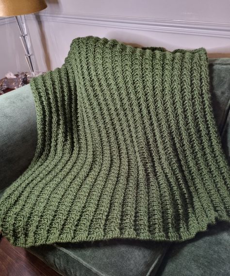 Dark green Afghan/Throw. Cable pattern crochet with arran weight yarn. What To Crochet With Green Yarn, Dark Green Crochet, Green Afghan, Crocheted Stuff, Green Yarn, Cable Pattern, Beginner Crochet Projects, Beginner Crochet, Crochet For Beginners