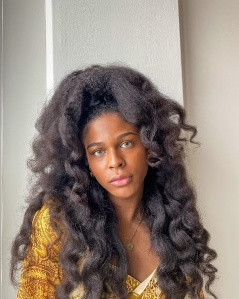 Healthy Black Hair, Afro Textured Hair, Natural Hair Tips, Strong Hair, Brown Hair Colors, Afro Hairstyles, Black Girls Hairstyles, Pretty Hairstyles, Textured Hair