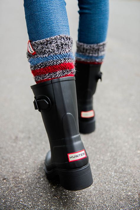 HUNTER RAIN BOOTS + STRIPED BOOT SOCKS | Alyson Haley Hunter Boot, Ankle Rain Boots, Look Short, Hunter Rain Boots, Shoes Adidas, Boot Socks, Shoe Obsession, Outfit Casual, Boots Outfit