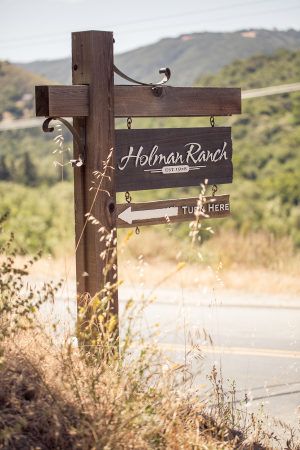 Ranch Signs Entrance, Farm Signs Entrance, Ranch Entrance Ideas, Driveway Sign, Farm Entrance, Gate Signs, Ranch Sign, Driveway Entrance, Entrance Sign