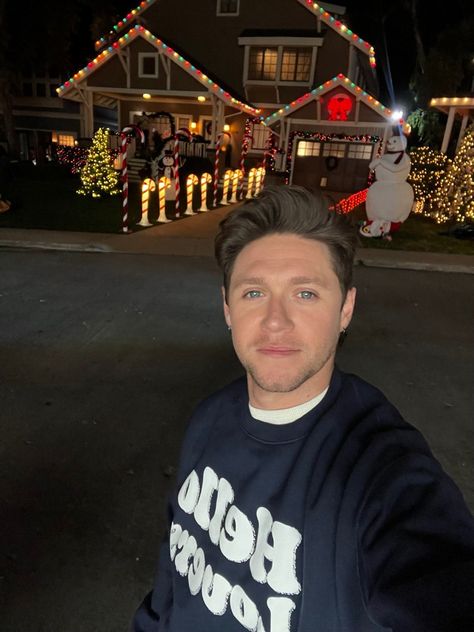 #niallhoran #niall #christmasaesthetic #christmas #theshow Niall Horan Funny, Niall Horan News, Niall Horan Baby, Irish Baby, Hello Lover, Irish Funny, Irish Princess, Irish Boys, One Direction Harry