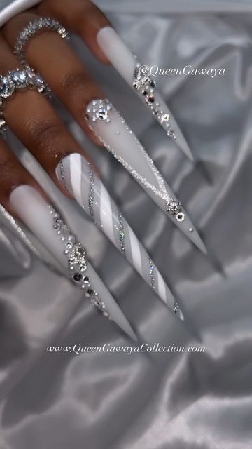 White And Silver Christmas Nails, Icy Nails Winter, Stiletto Nails White, Stiletto Christmas Nails, Magenta Nails, Long Red Nails, Luxury Press On Nails, Amazing Nails, Pedicure Designs