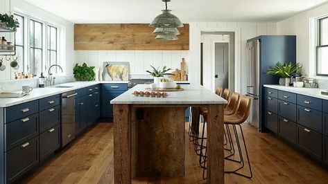 Farmhouse Fixer Hgtv, Kristina Crestin, House Palette, England Farmhouse, Popular Kitchen Designs, Farmhouse Fixer, White Quartzite, Jonathan Knight, New England Farmhouse