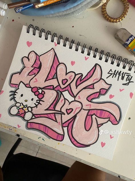 Grafitti Drawings Design Street Art, Graffiti Hello Kitty, Hello Kitty Imagenes, Graffiti I, Graffiti Text, Love Graffiti, Graffiti Writing, Graffiti Tagging, Cute Canvas Paintings