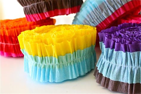 Ruffled Streamers, Crepe Paper Craft, Crepe Paper Garland, Cucumber Trellis Diy, Crepe Paper Crafts, Crepe Streamers, Diy Ruffle, Crepe Paper Streamers, Party Streamers