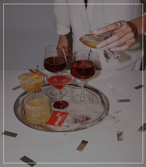 The alcohol-free drink discovery platform. Curated products, tips, and tools to help you drink less. Winter Aesthetic Instagram, Friends Pics, Alcohol Free Drinks, Alcohol Aesthetic, Pics Inspo, Cheer Pictures, Cute Aesthetic, Winter Aesthetic, Non Alcoholic Drinks