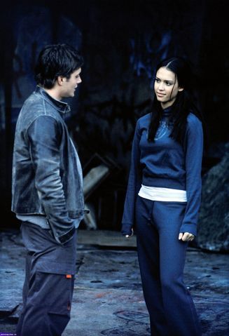 Dark Angel Tv Series, Jessica Alba Outfit, Jesen Ackles, Angel Show, Twilight Photos, Popular Shows, Fashion Victim, Dark Angel, Jessica Alba