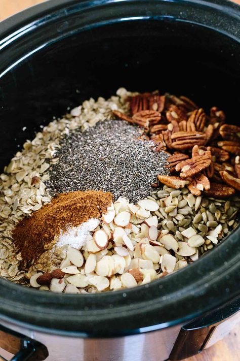 Ab Foods, Cardiometabolic Recipes, Mediterranean Granola, Mediterranean Crock Pot Recipes, Slow Cooker Granola Recipe, Oats Crackers, Granola With Nuts Recipe, Granola With Raisins, Pumpkin Spice Granola Healthy