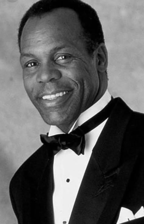 Richard Johnson, Danny Glover, Famous Portraits, Black Glamour, Black Entertainment, Vintage Black Glamour, Black Actors, Famous Black, Famous Actors