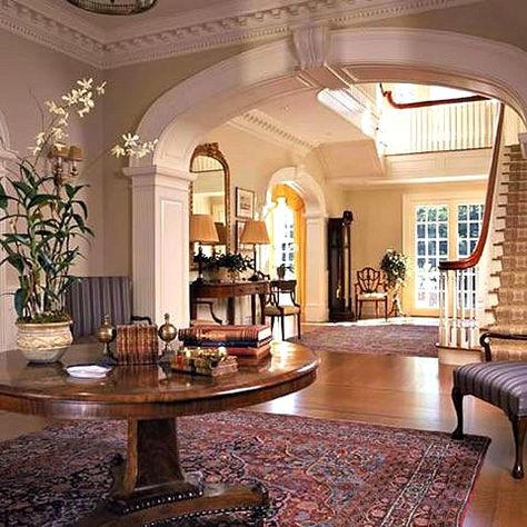 Georgian Architecture, Traditional Interior Design, Foyer Decorating, Foyer Design, Casa Vintage, Dream House Interior, Interior Design Portfolio, Style At Home, Dream House Decor