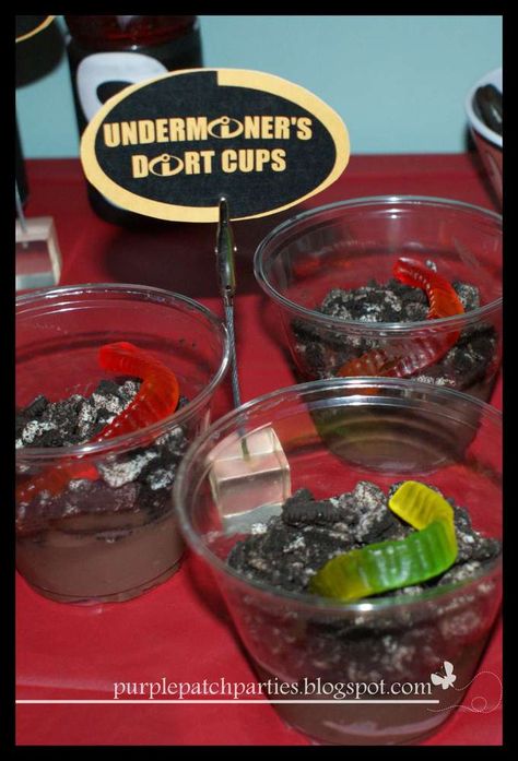 Incredibles Birthday Party Food, Incredibles Movie Night, Movie Night Party Ideas, Incredibles Party, Incredibles Birthday Party, Disney Movie Night Food, Night Party Ideas, Pixar Party, Dirt Cups