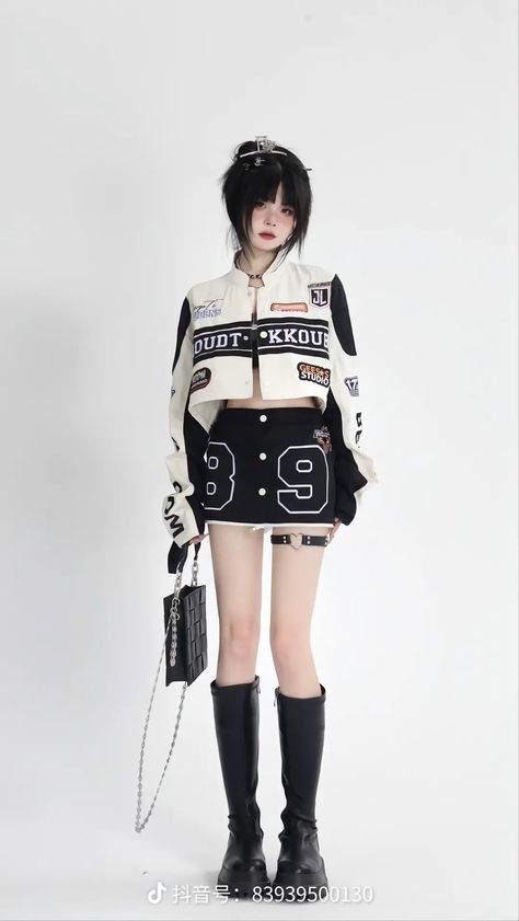 Streetwear Boots Outfit, Kpop Idol Fashion, Pose Mannequin, Peony Aesthetic, Mode Harajuku, 2000s Japanese Fashion, Street Outfits, Aesthetic Streetwear, Collar Jacket