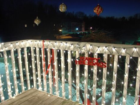 How To Decorate Your Small Apartment For Christmas - balcony Decorate Balcony, Balcony Lights, Small Lights, Lights Decorations, Christmas Decorations Apartment, Christmas Apartment, Traditional Colonial, Light Decor, Colonial Christmas