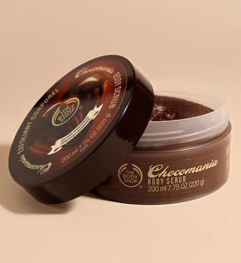 Beurre corporel - Body Shop Chocomania Chocolate Body Scrub, Coconut Oil Body Scrub, Allure Men, Charcoal Face Scrub, Green Tea Face, Face Scrub Homemade, Face Scrub, Young And Beautiful, The Body Shop