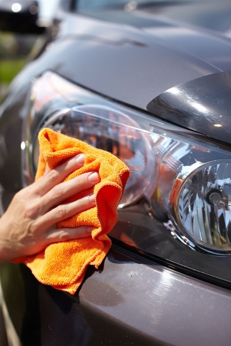 Hand Car Wash, Car Cleaning Kit, Car Shampoo, How To Clean Headlights, Car Wash Soap, Clean Tires, Car Cleaner, Cleaning Techniques, Clean Your Car