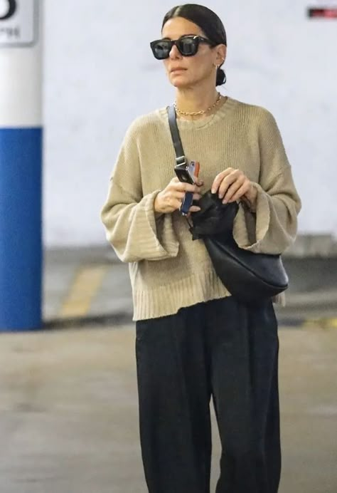 Transitional Outfits, Outfit Work, Transition Outfits, Sandra Bullock, Mode Inspo, Casual Work Outfits, Autumn Style, Warm Outfits, 가을 패션