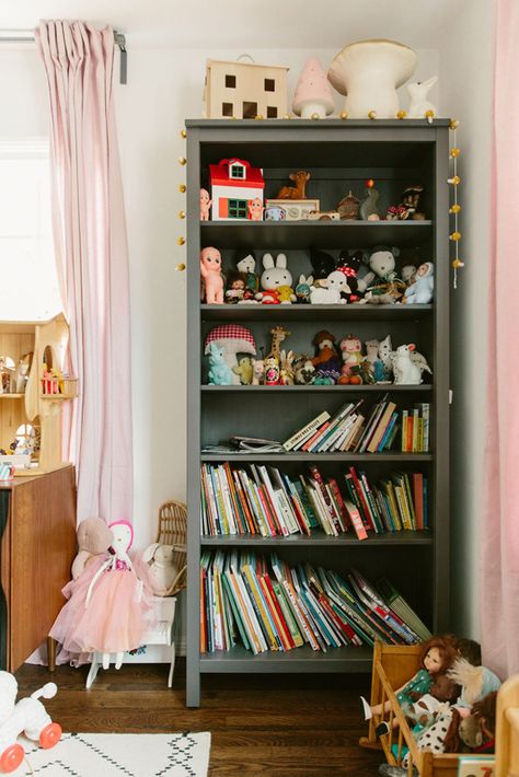 Kids Room Bookshelf Ideas, Bookshelves Kids Room, Kids Room Bookshelf, Baby Room Shelves, Kids Room Bookshelves, Room Bookshelf, Shared Bedroom, Nursery Room Inspiration, Kids Room Inspiration