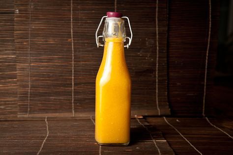 Aji Lemon & Mango Sauce Lemon Drop Pepper Recipe, Mango Sauce Recipe, Cooking Peppers, Hot Pepper Recipes, Flavored Vinegars, Habanero Sauce, Salsa Sauce, Mango Sauce, Salsa Ingredients