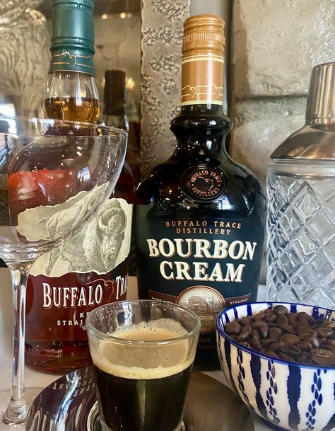 Whiskey Espresso Martini, Bourbon Espresso Martini, Bourbon Drinks Recipes, After Dinner Cocktails, Warm Cocktails, Strong Cocktails, Bourbon Cream, Espresso Martini Recipe, Alcohol Beverages