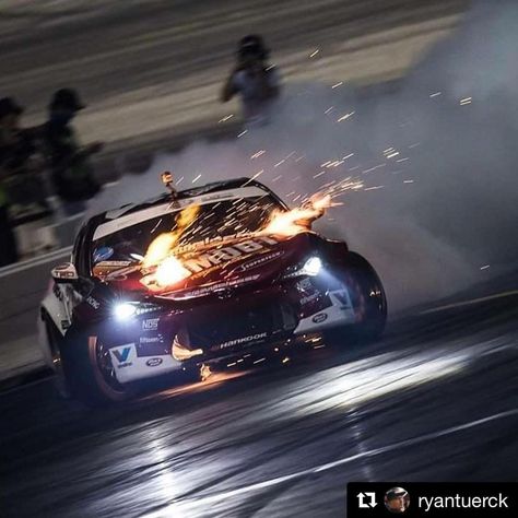 63 Likes, 4 Comments - Keep It Sideways (@driftsanddonuts) on Instagram: “One of the sickest shots I’ve ever seen  ••• #DriftsAndDonuts #KeepItSideways #Repost…” Wallpaper Carros, Jdm Wallpaper, Drifting Cars, Street Racing Cars, Nissan Silvia, Street Racing, Nissan 350z, Tuner Cars, Nissan Gtr