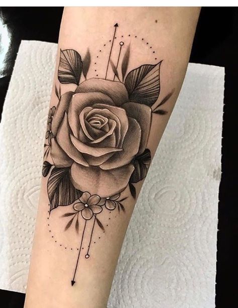 Blackwork Illustration, Rose Tattoo Forearm, Unique Wrist Tattoos, Cute Tattoos On Wrist, Wrist Tattoo Designs, Wrist Tattoo Ideas, Nature Tattoo Sleeve, Rose Shoulder Tattoo, Rose Tattoo Sleeve