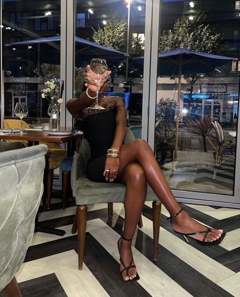 Luxury Aesthetic Black Women, Black Woman Luxury Aesthetic, Black Femininity Aesthetic, Femininity Aesthetic, Template Notion, Luxury Lifestyle Girly, Lash Business, Luxury Lifestyle Women, My Planner