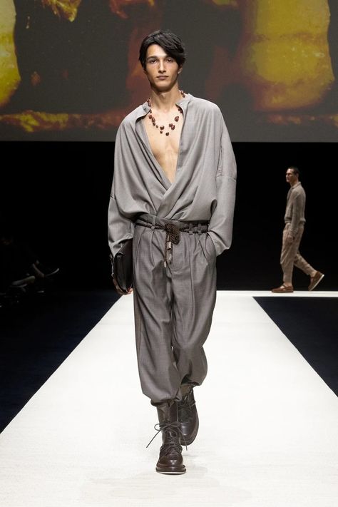 Men's Spring Summer 2025 Fashion Show | Emporio Armani Summer Fashion Show, Tadao Ando, 2025 Fashion, Fashion Tv, Mens Spring, Armani Men, Omega Seamaster, Smart Casual, Giorgio Armani