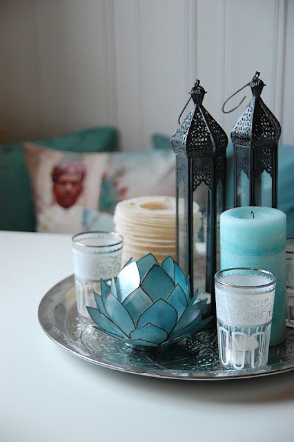 whippethjemmet: Global chic plate.. With rattan plate , lantern, lotus candle… Dekorasi Maroko, Moroccan Style Home, Lotus Candle Holder, Bedroom Bohemian, Interior Boho, Moroccan Home Decor, Dark Decor, Lotus Candle, Smart Tiles