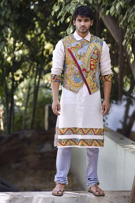 Navaratri Kurta For Men, Garba Outfit, Mens Indian Wear, Indian Groom Wear, Wedding Dresses Men Indian, Gents Kurta Design, Navratri Dress, Gents Kurta, Indian Men