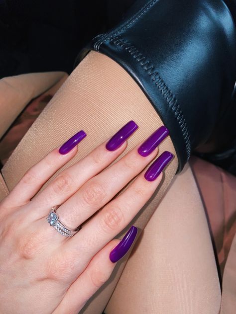 Simple Purple Nails, Long Purple Nails, Royal Purple Nails, At Home Nail Art, Nail Art Designs 2023, Brush Techniques, Home Nail Art, Nail Art Acrylic, 2023 Nail