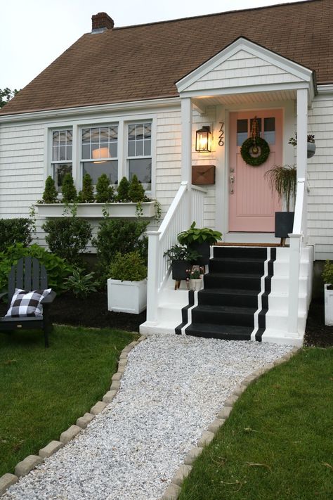 Simple plants and curb appeal changes can made all the difference with your exterior. On the blog, I'm sharing how I added some Curb Appeal with window boxes. #nestingwithgrace #curbappeal #windowboxes #plants #exteriors #summerstyle Diy Curb Appeal, Home Exterior Makeover, Front Porch Ideas Curb Appeal, Pink Door, Small Front Porches, Exterior Makeover, House With Porch, Outside Living, Studio Mcgee